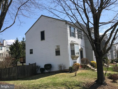 13852 Laura Ratcliff Ct, Centreville, VA 20121 - photo 2