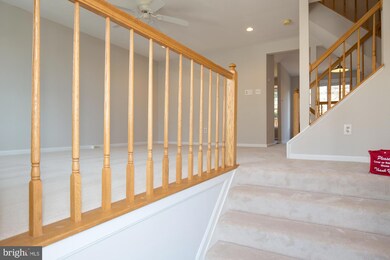 13860 Laura Ratcliff Ct, Centreville, VA 20121 - photo 2