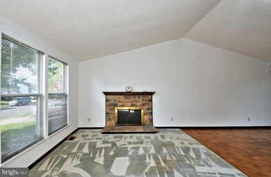 126 Independence Dr, Morrisville, PA 19067 - photo 5