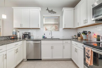 12674 Shimmering Oak Cir, Venice, FL 34293 - photo 6