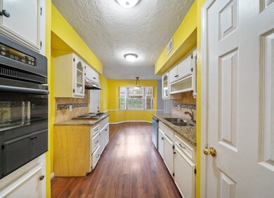 6906 Oak Bough Dr, Houston, TX 77088 - photo 4