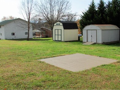 338 E 5th Ave, Watauga, TN 37694 - photo 3