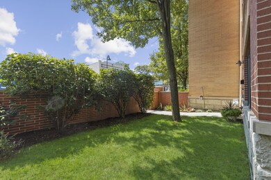 1192 Clarence Ave unit 18, Oak Park, IL 60304 - photo 3