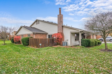 7609 Farm View Cir E, Indianapolis, IN 46256 - photo 2