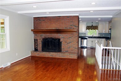FAMLITY ROOM