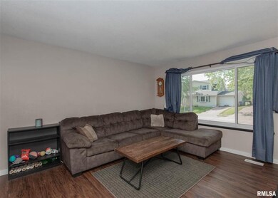 2509 W 59th St, Davenport, IA 52806 - photo 4