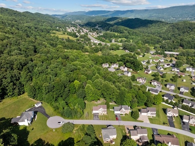 518 Brandon Dr, Bluefield, VA 24605 - photo 6