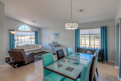 7 Living Room photo a