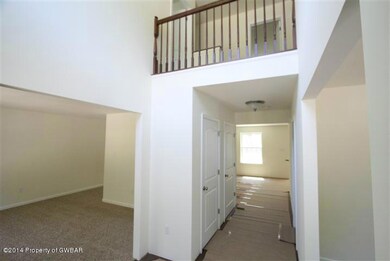 57 Saddle Ridge Dr, Dallas, PA 18612 - photo 2