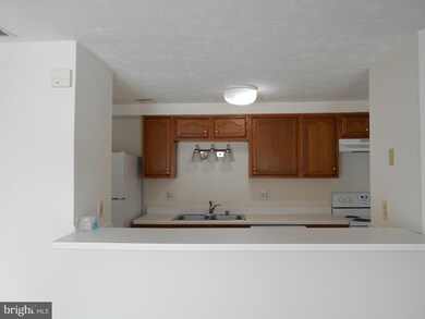 17060 Capri Ln unit D102, Dumfries, VA 22026 - photo 5