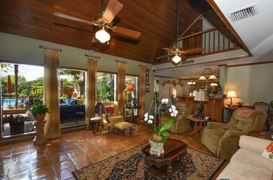 5_Living Room (1)
