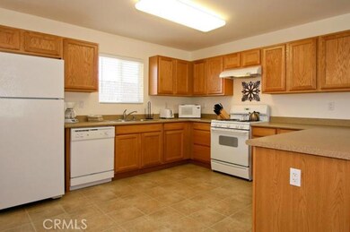 73456 Desert Trail Dr unit 1, Twentynine Palms, CA 92277 - photo 4