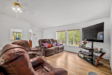 7045 Monument Dr, Grants Pass, OR 97526 - photo 4