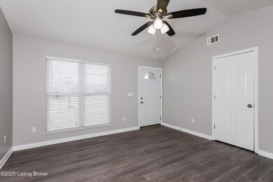 004-photo-living-room-9006596
