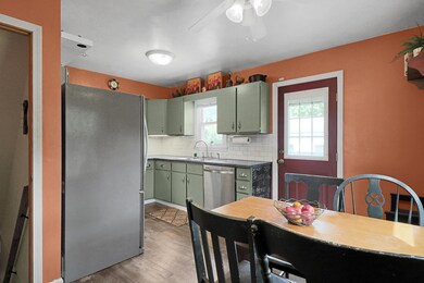 eat in kitchen