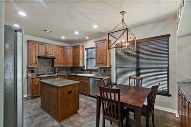 2409 Stone Castle Cir, College Station, TX 77845 - photo 5