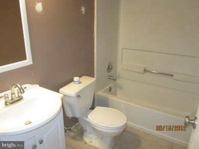 22366 Stablehouse Dr, Sterling, VA 20164 - photo 2