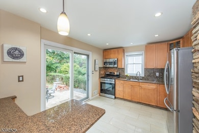 179 Lower Notch Rd, Little Falls, NJ 07424 - photo 2