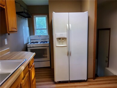 202 N 16th Ave W, Newton, IA 50208 - photo 3