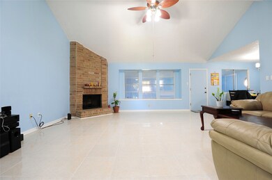 10418 Mackenzie Dr, Houston, TX 77086 - photo 5