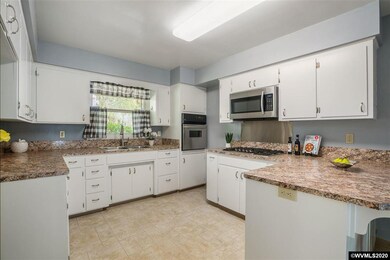 904 NE 13th Ave, Albany, OR 97321 - photo 5