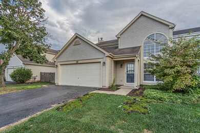681 Legends Dr, Carol Stream, IL 60188 - photo 4