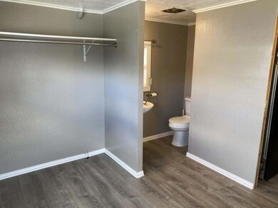 rm 1 half bath