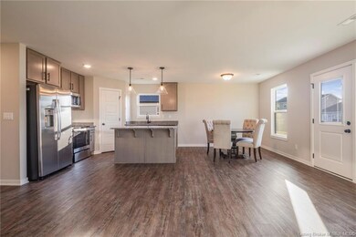 848 Wolf Run Park Blvd, Jeffersonville, IN 47130 - photo 6