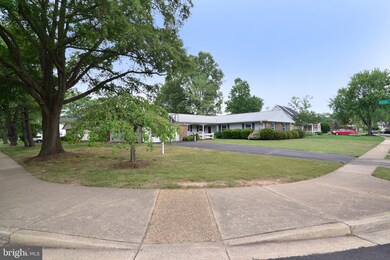 4224 Maylock Ln, Fairfax, VA 22033 - photo 5