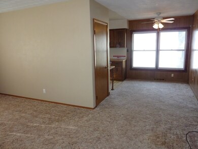 3612 Kelling St, Davenport, IA 52806 - photo 4