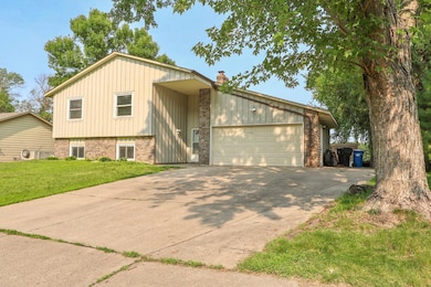 10544 Lancaster Ln N, Maple Grove, MN 55369 - photo 3