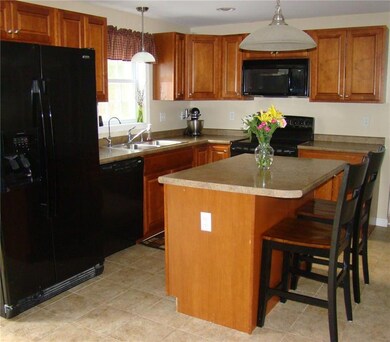 EAT-IN KITCHEN