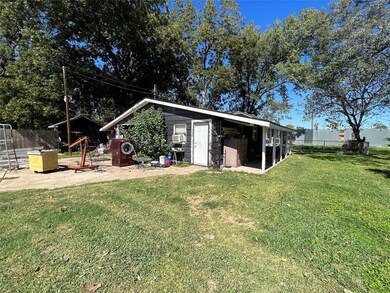 65 Veenstra St, Houston, TX 77022 - photo 5