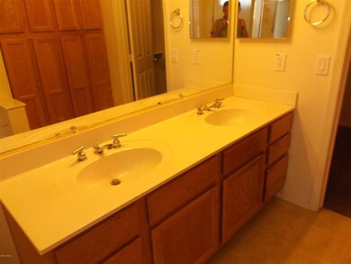 Dual sinks in master bath