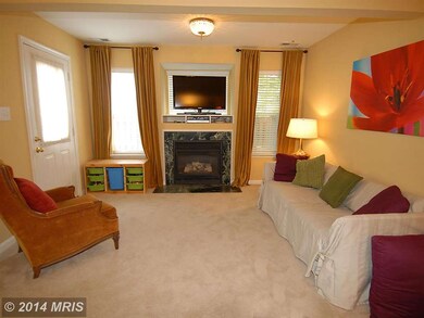 13073 Woodcutter Cir, Germantown, MD 20876 - photo 7
