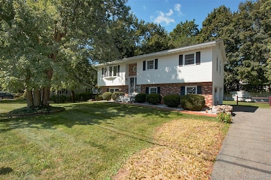 31 Pine Tree Dr, Poughkeepsie, NY 12603 - photo 2