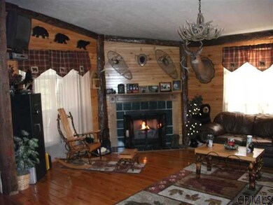 67 Bloomingdale Ave, Gloversville, NY 12078 - photo 2