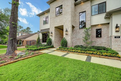 359 Wycliffe Dr, Houston, TX 77079 - photo 2