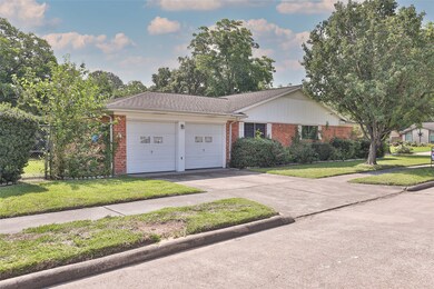 958 W Bertrand St, Houston, TX 77088 - photo 4