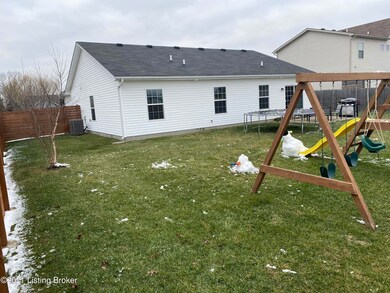 543 Gentry Crossings Blvd, Mount Washington, KY 40047 - photo 4