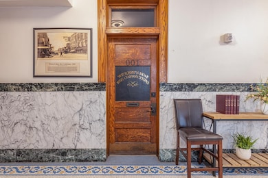 105 Washington Ave unit 1, Oshkosh, WI 54901 - photo 2