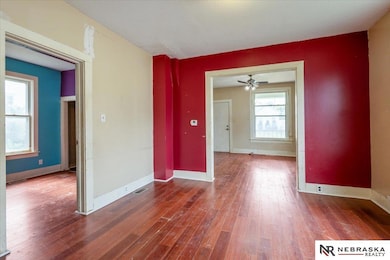 1454 Sumner St, Lincoln, NE 68502 - photo 2