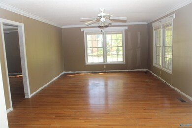 202 Linville St, Scottsboro, AL 35768 - photo 2