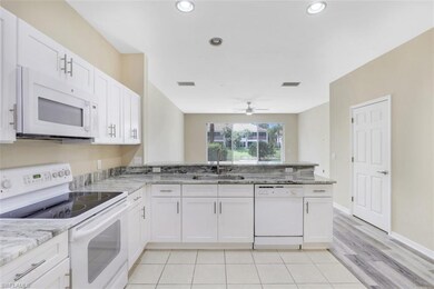 908 Hampton Cir unit 93, Naples, FL 34105 - photo 4