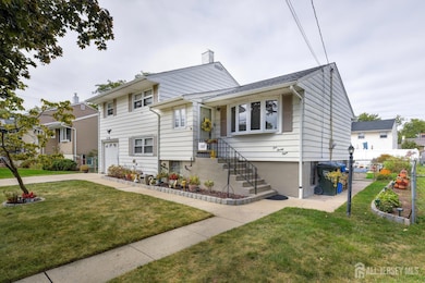 128 Burnham Dr, Fords, NJ 08863 - photo 3