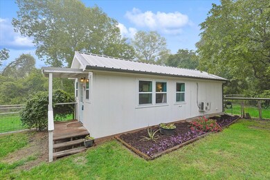 129 Pine Bluff Ct, Springtown, TX 76082 - photo 4