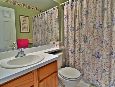 kryz019_Bathroom