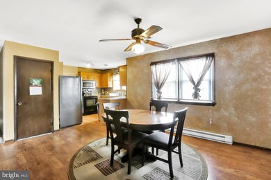 1591 Lee St, Chambersburg, PA 17201 - photo 7