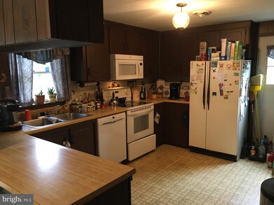 2943 Baltimore Ave, Halethorpe, MD 21227 - photo 6