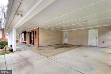 4700 Playfield St, Annandale, VA 22003 - photo 4